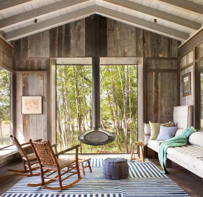 Cabin place rustic decor