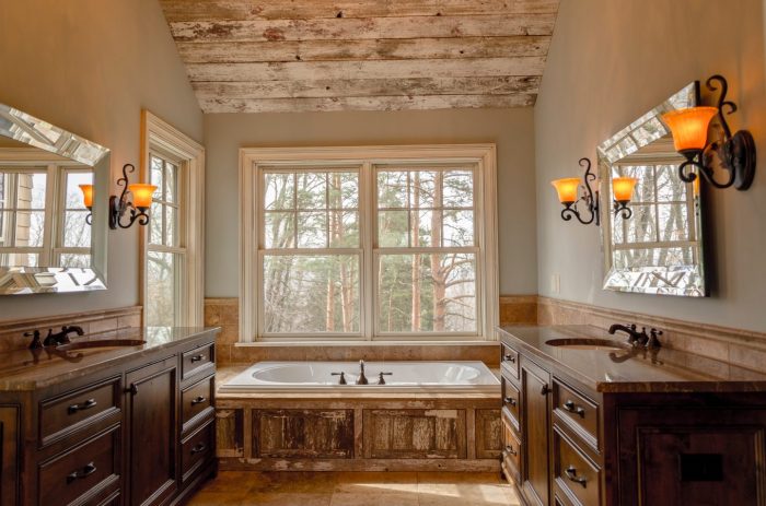 Country rustic bathroom decor