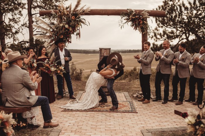 Boho rustic wedding decor